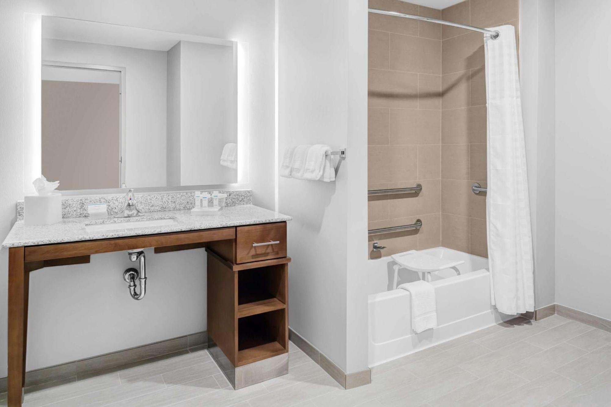 Homewood Suites By Hilton Wauwatosa Milwaukee Exterior foto